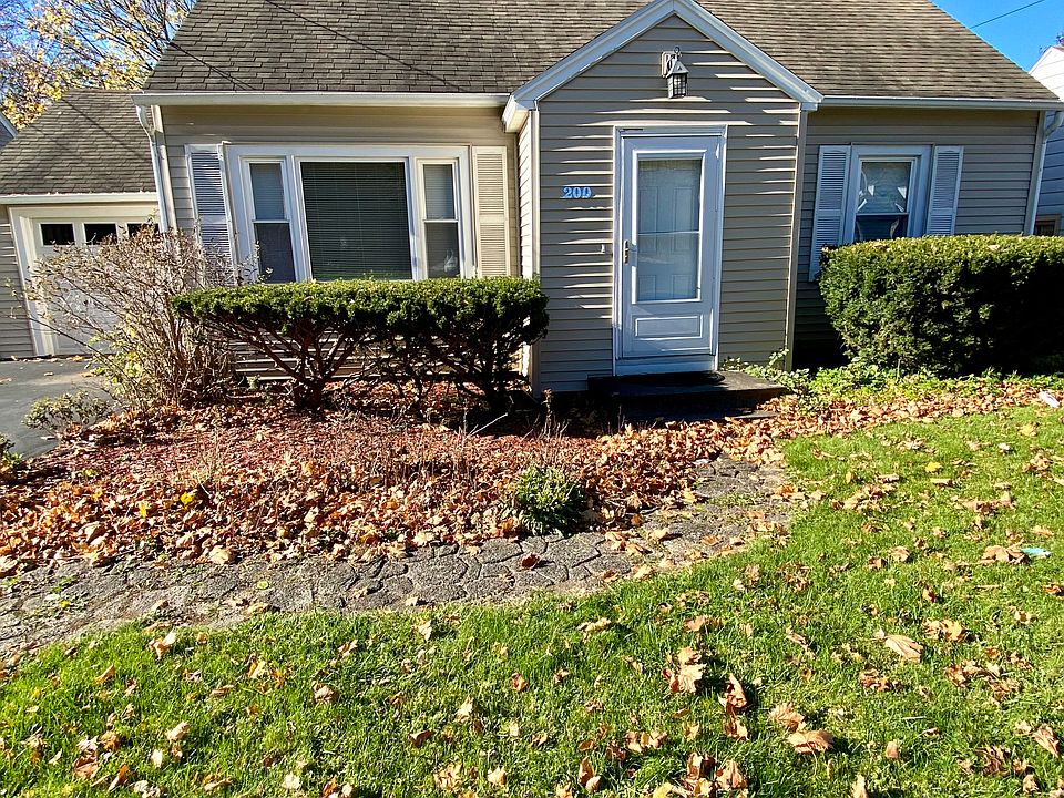 1st image of 200 East Ave #200