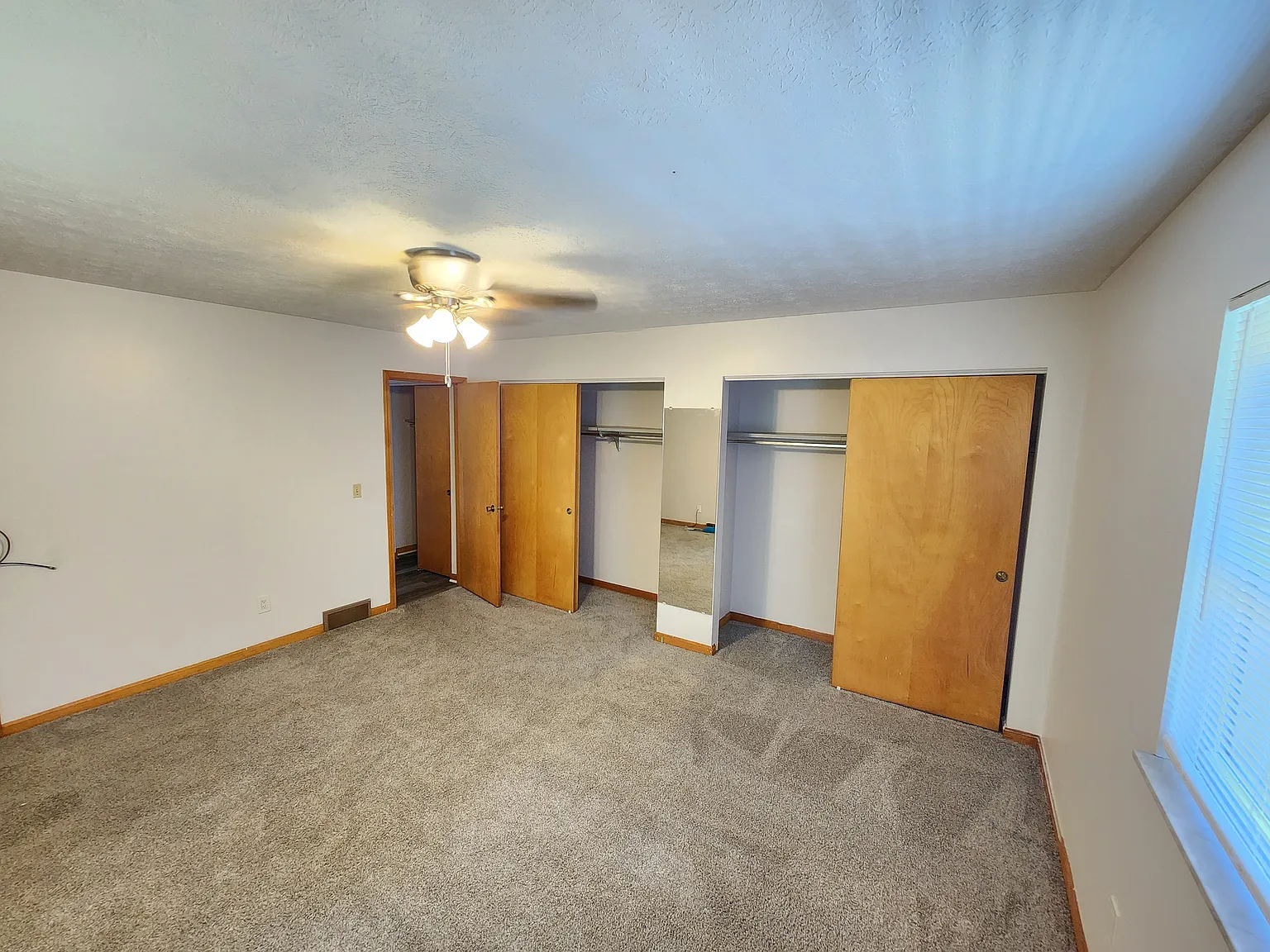 4 bed, 2.5 bath, 2080 sqft, $2,100 — Photo 4