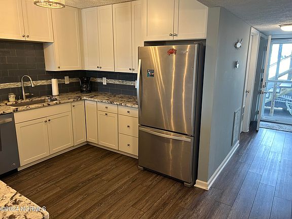 4th image of 119 Lake Avenue #105