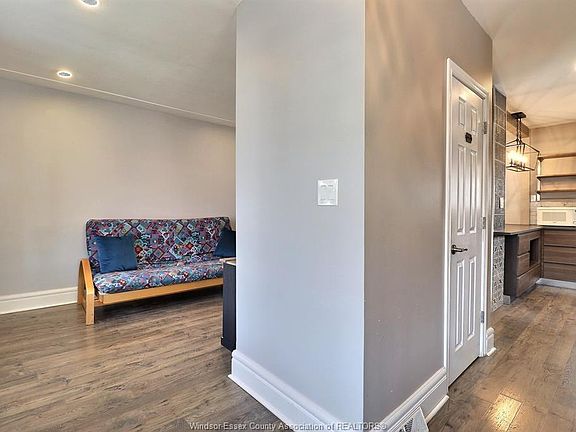 2nd image of 883 Pillette Rd