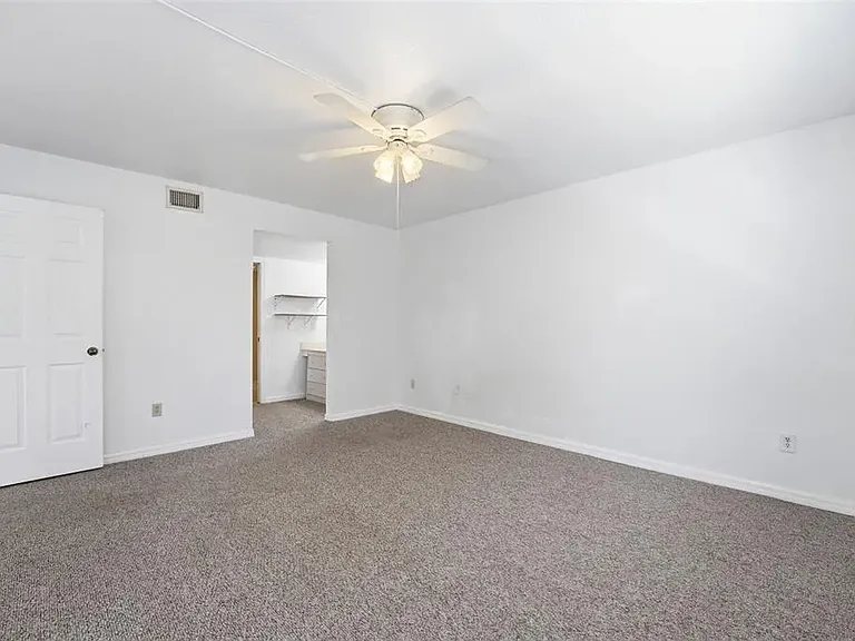 175 Kings Hwy #328 — Photo 7