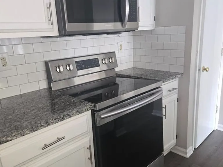 1630 Arlyn Cir #D — Photo 3