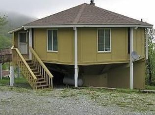 140 Longview Ct, Seven Devils, NC 28604