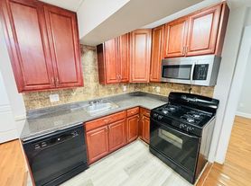 169-171 Manhattan Ave