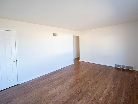 2nd image of 104 E Donaldson Dr