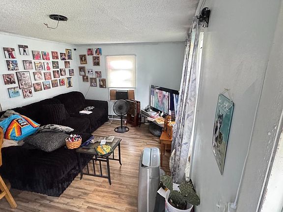 5th image of 708 Woolford St