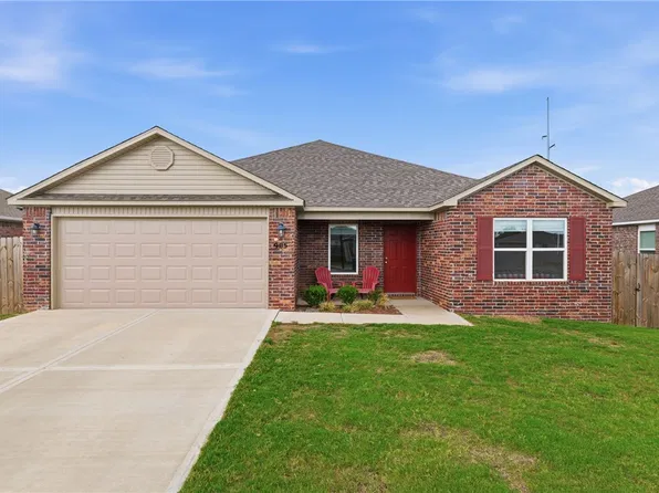 905 W Aiden Dr, Siloam Springs, AR 72761