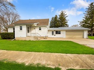 410 S Jefferson St, Flanagan, IL 61740