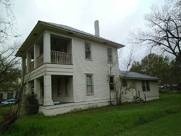 3rd image of 701 Olive St