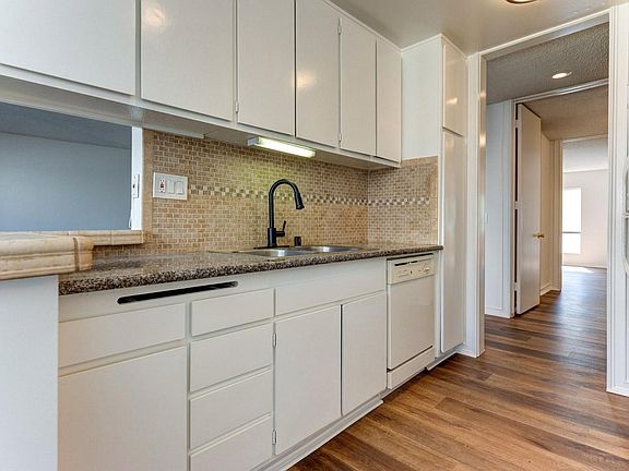 5th image of 6000 Canterbury Dr Unit I217
