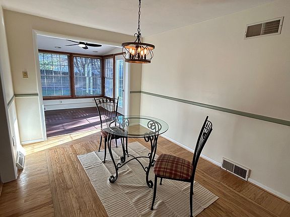 4th image of 120 Clarkson Dr