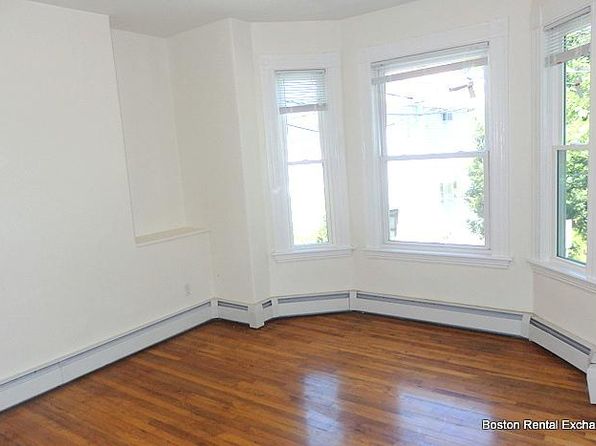 6 Cypress St APT 4