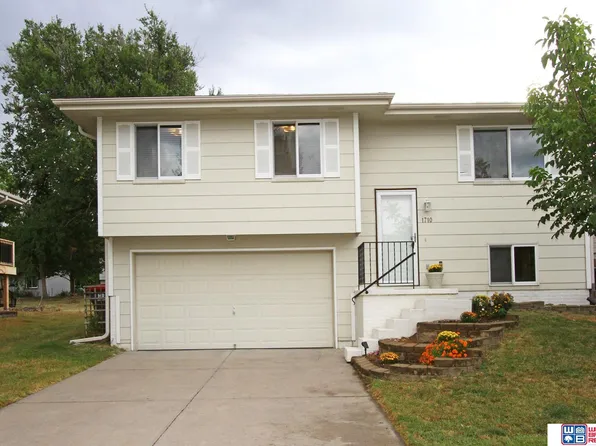 1710 SW 25th St, Lincoln, NE 68522