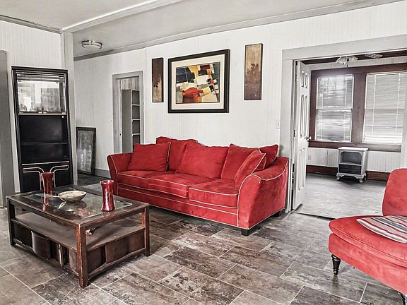 2nd image of 21 Circle Dr