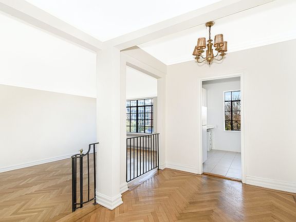 2nd image of 3001 Henry Hudson Pkwy APT 4J
