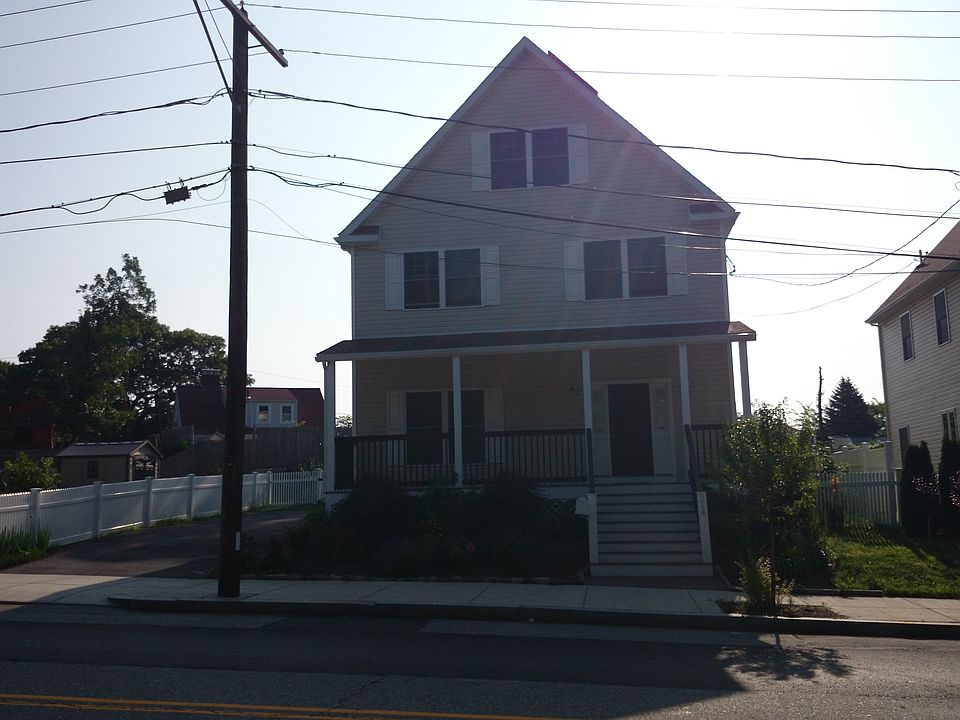 2nd image of 214 Grove St