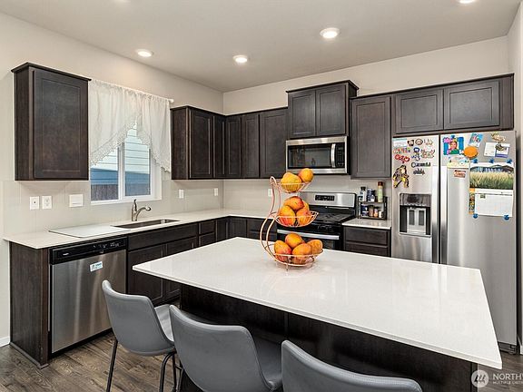 3rd image of 10815 188th Street E