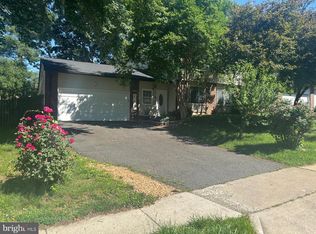6820 Vantage Dr, Alexandria, VA 22306