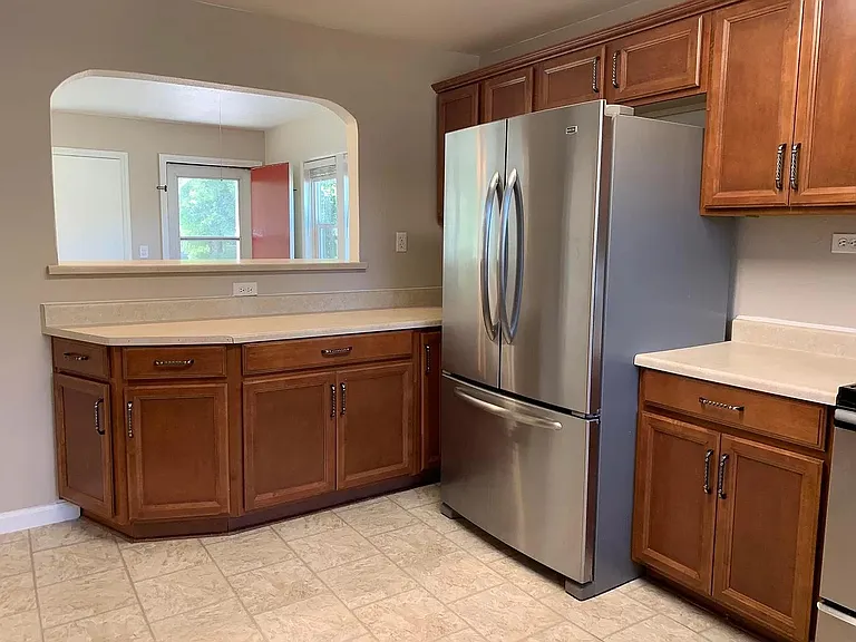 2351 Radcliffe Ave — Photo 6