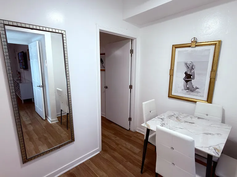 545 Michigan Ave #2 — Photo 6