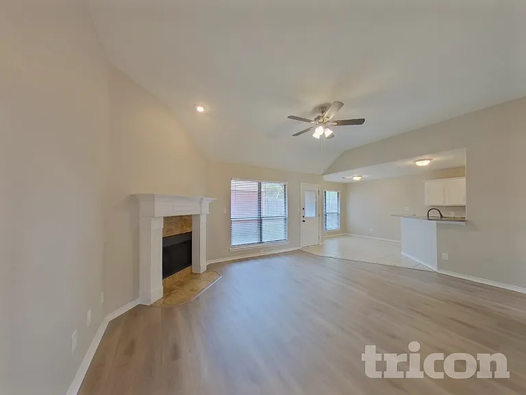 108 Parkwood Ct — Photo 4