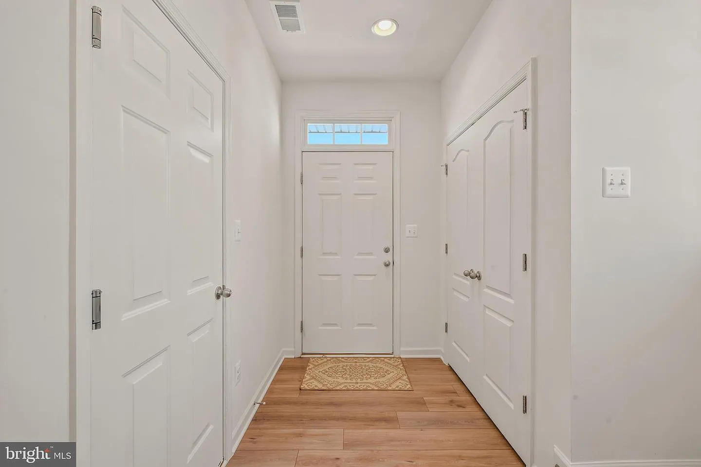 3 bed, 2480 sqft, $2,100 — Photo 3