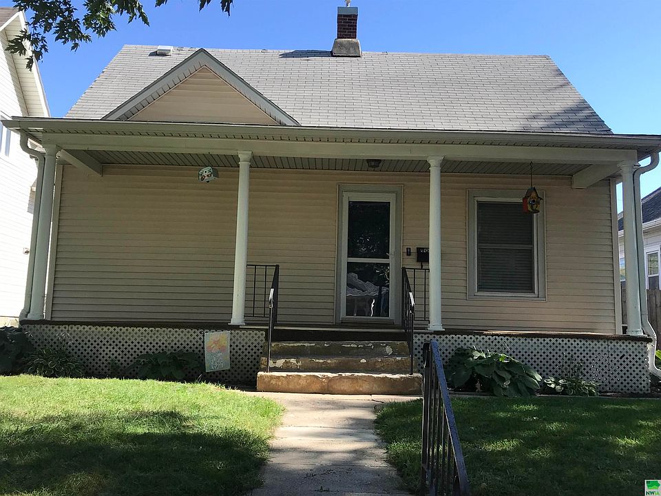 1st image of 904 S Helen St