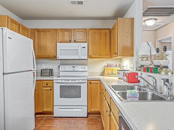 5th image of 139 Coosawatchie St