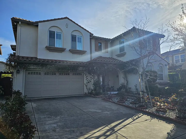 736 W Montecito Ave — Photo 1