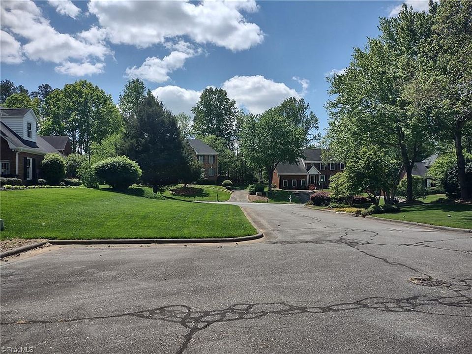 2nd image of 2208 Bayeux Ct #28