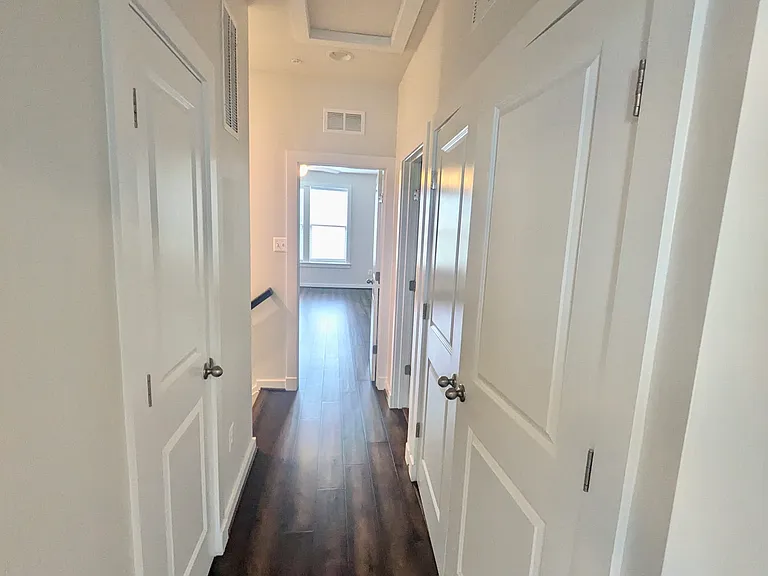 1121 Lawler Dr — Photo 21