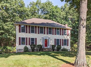 14 Wyoming Rd, Tyngsboro, MA 01879