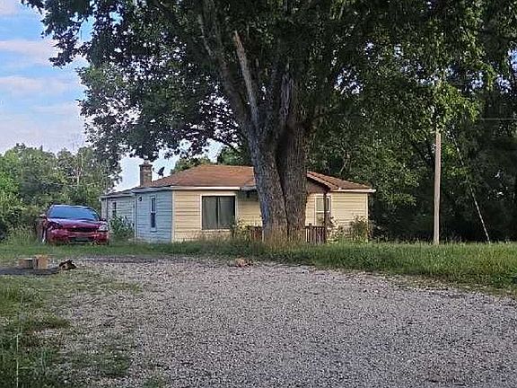 3rd image of 12753 Hencher Rd