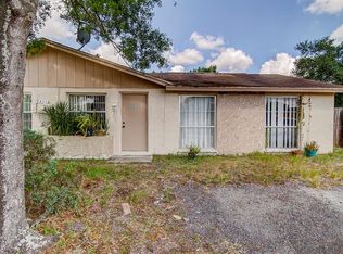 8806 Thousand Oaks Ct, Tampa, FL 33634