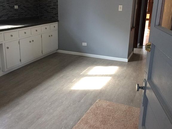 4th image of 11921 S Stewart Ave #2