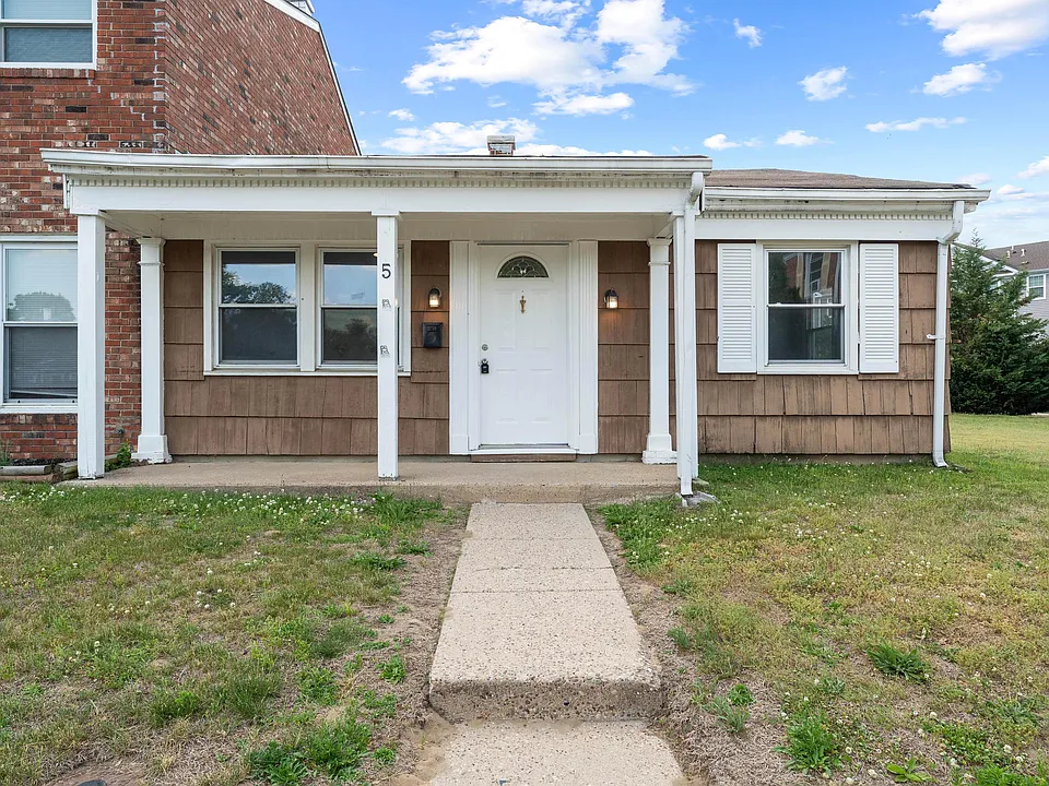 5 Regent Ct