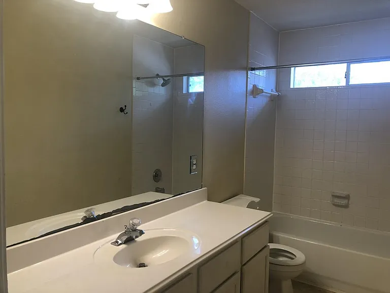 2110 Highland Bay Ct — Photo 24