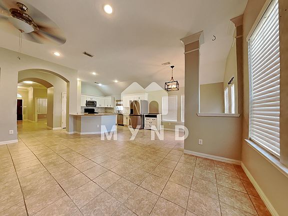5th image of 2810 Lost Field Ln