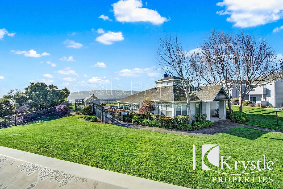 Building Photo - 1201 Glen Cove Pkwy #1407