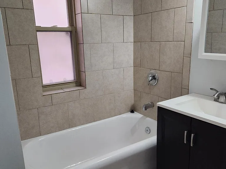Commonwealth Apartments — Photo 37