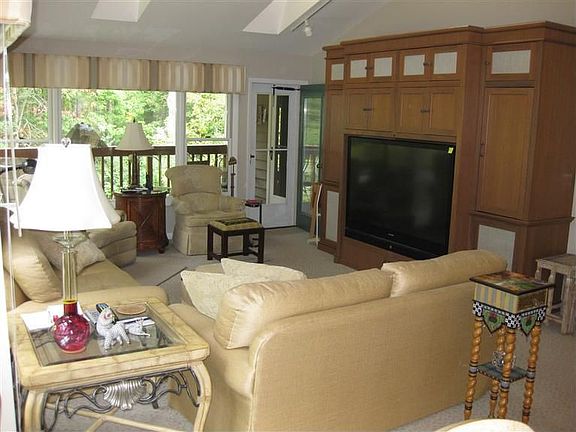 5th image of 7922 Causeway Ln