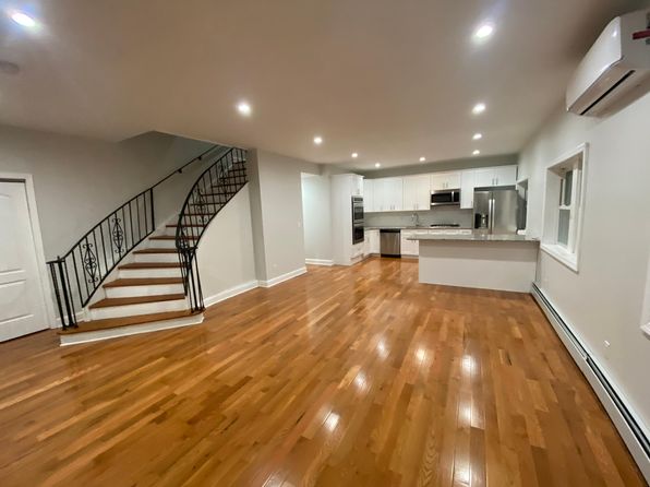 10 Greenwich Ave