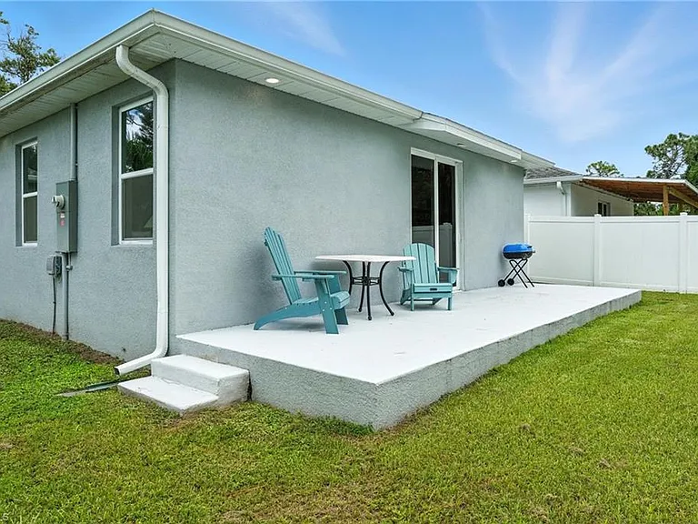 10140 Carolina St — Photo 35