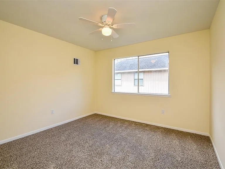 2110 Whiteback Dr — Photo 31