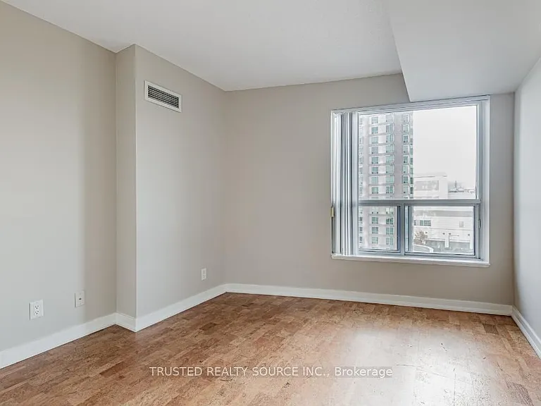 38 Lee Centre Dr #906 — Photo 18