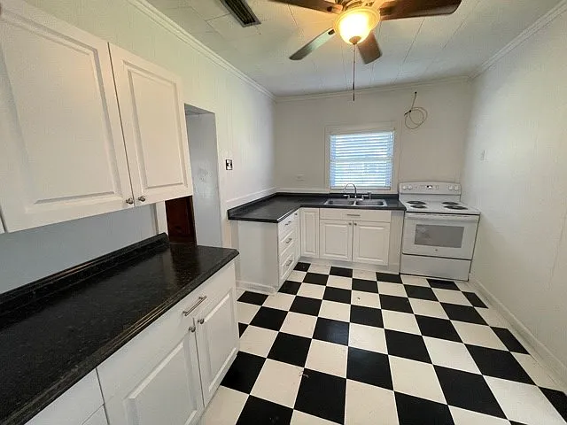 123 Avenue C — Photo 9