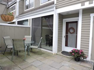 82 Country Walk #82, Shelton, CT 06484