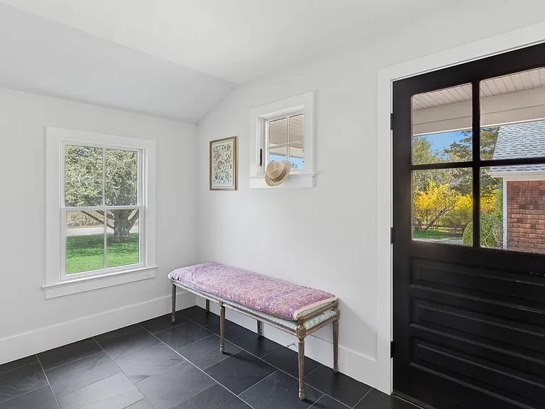 18 Dickerson Dr — Photo 4