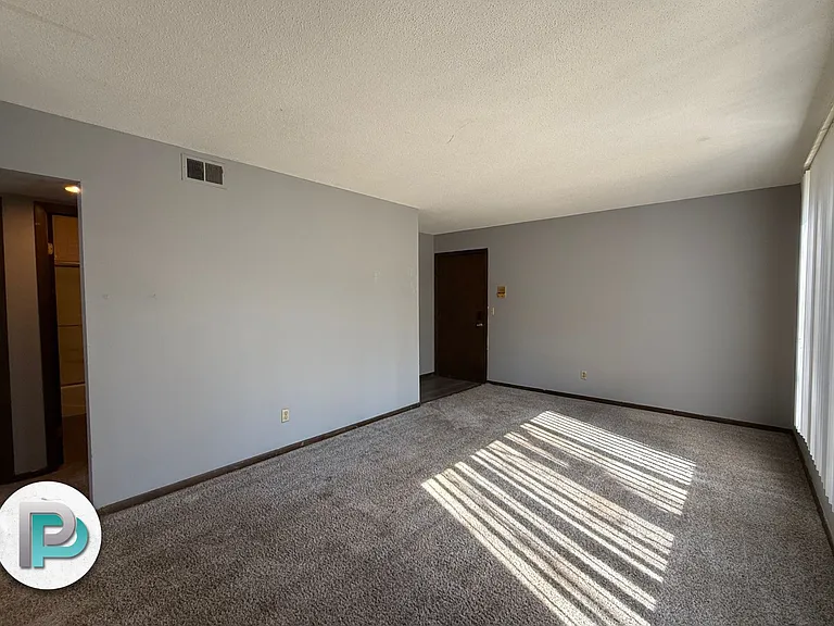 540 E State St #1 — Photo 4