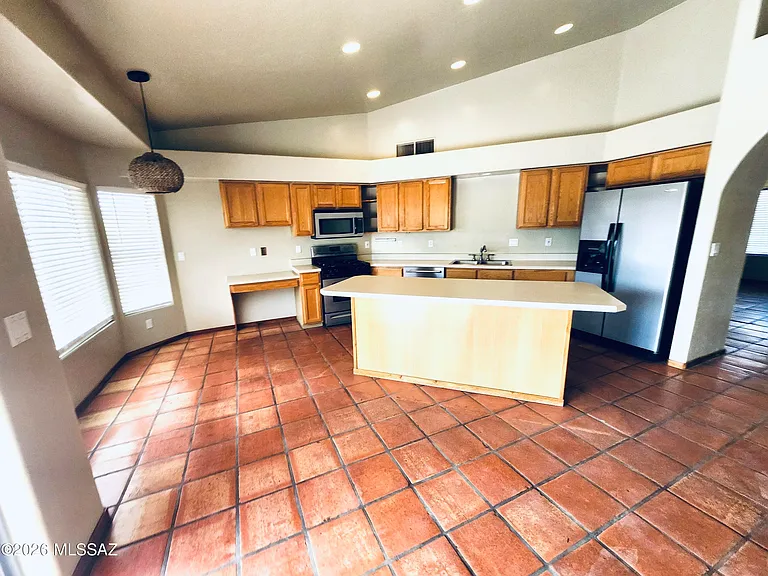 11065 E Snyder Rd — Photo 4